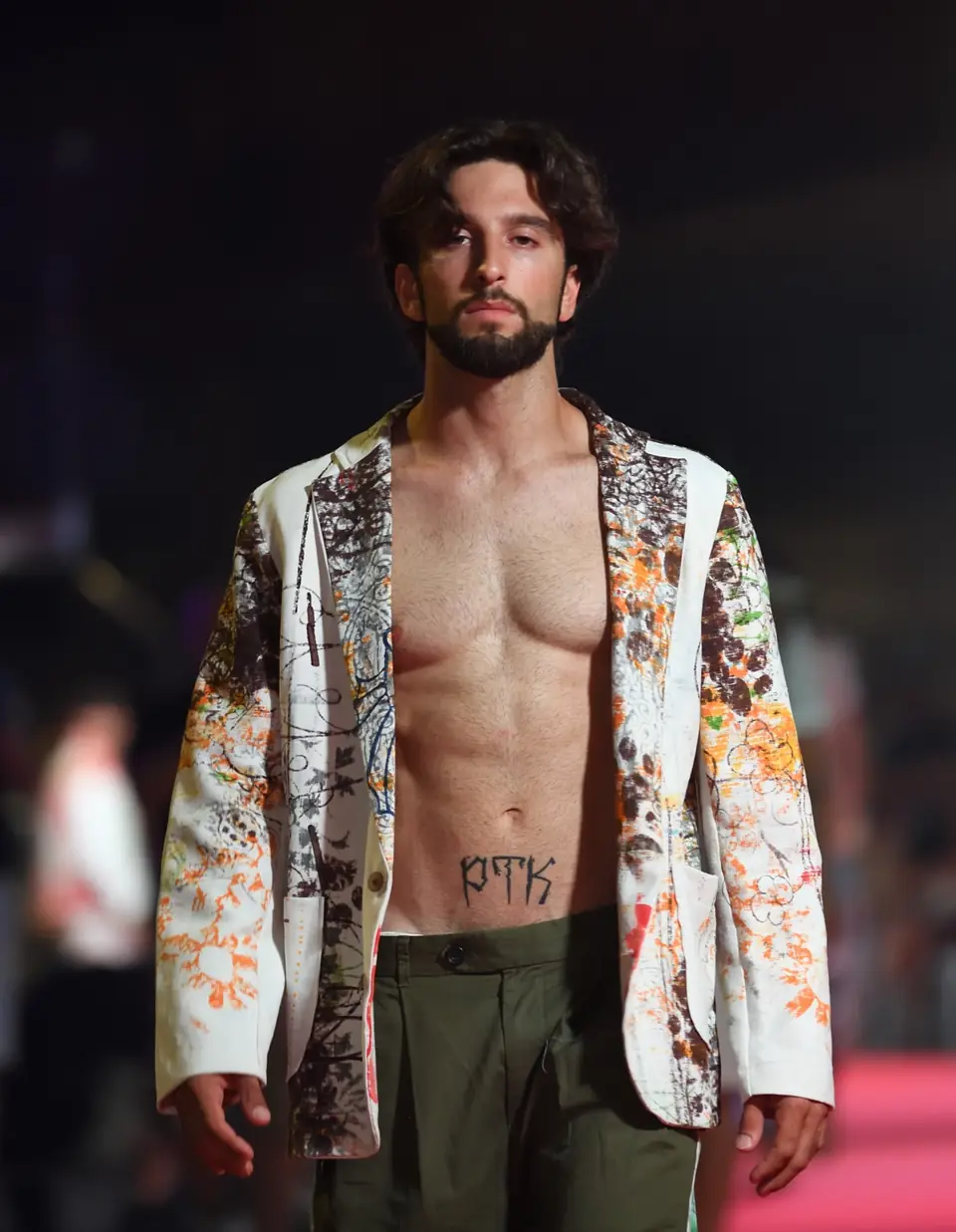 Blazer Aperto, altro scatto in passerella
