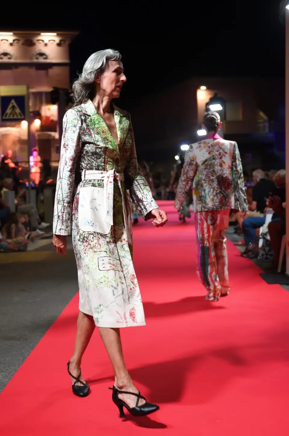 Tailleur Stampato, Giacca e gonna al ginocchio, stampa fitta