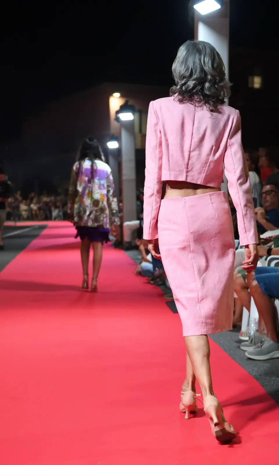 Tailleur Rosa, altro scatto in passerella