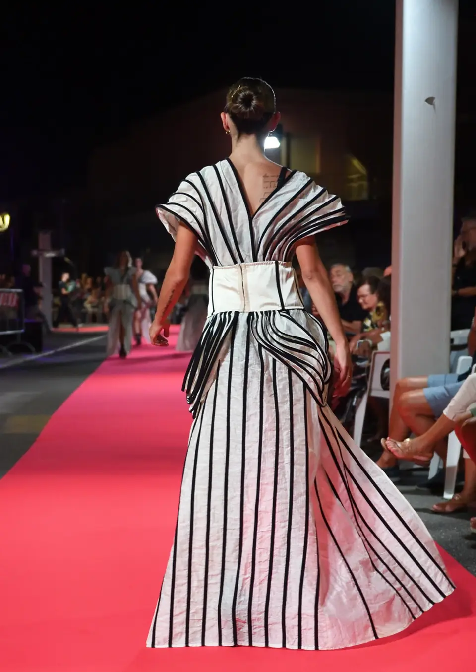 Righe, altro scatto in passerella