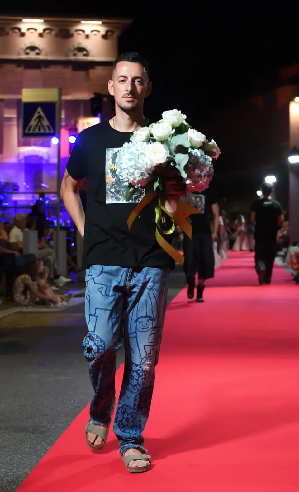 T-shirt Ritratto, altro scatto in passerella