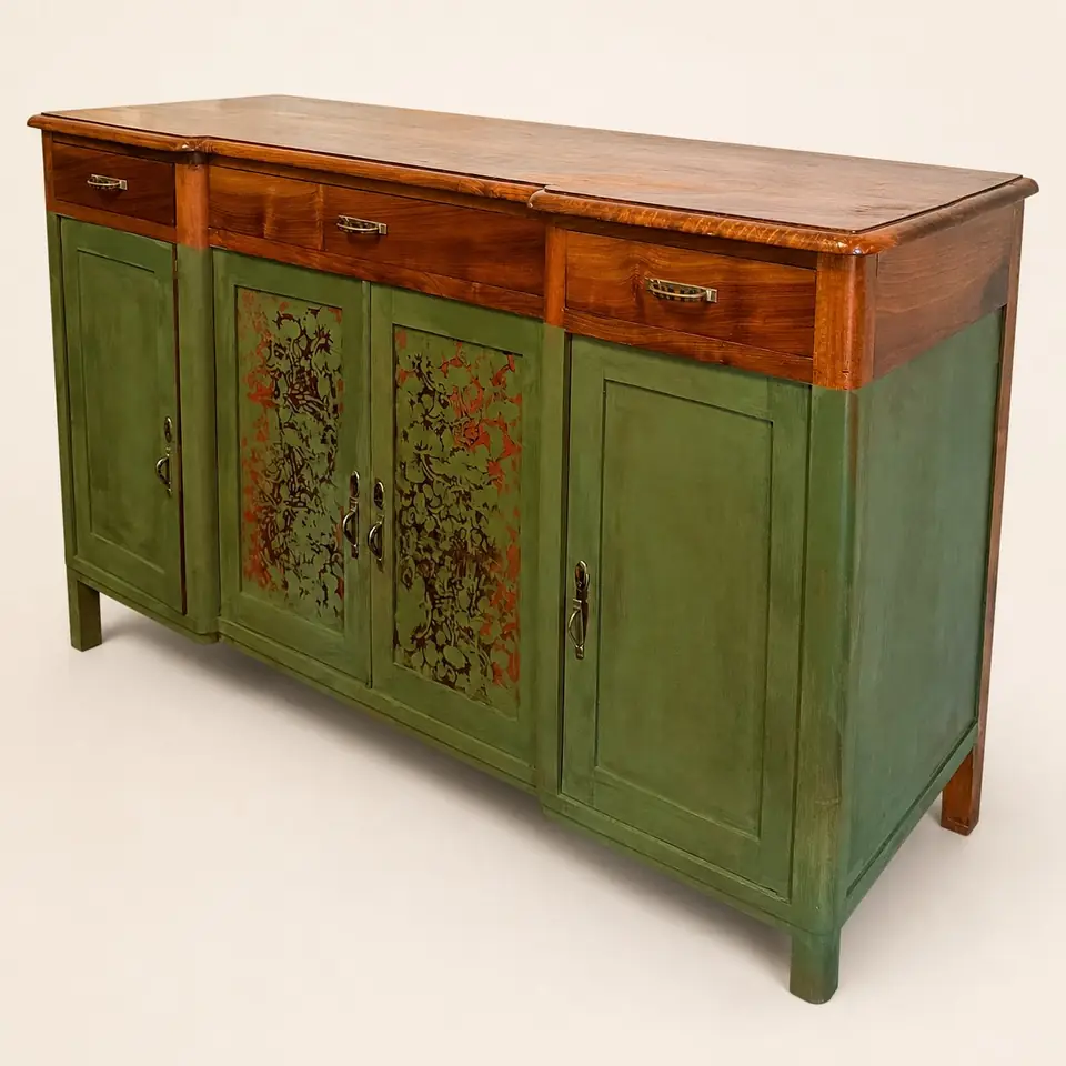 Credenza Verde a Fiori, Tre quarti